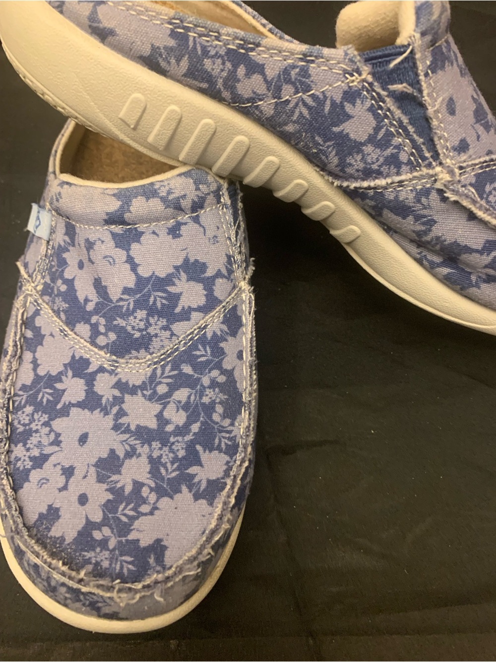 Blue Floral Slip-On Women’s Mules from Spenco Size 8 wide - Picture 5 of 7